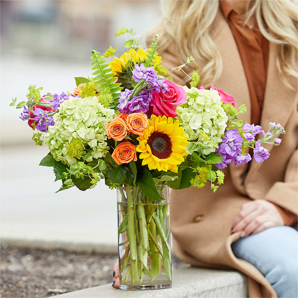 Vibrant Greetings Bouquet –  Maroa Miami Llc, Miami FL